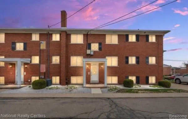 8160 CRESTVIEW DRIVE #2 DR, Sterling Heights, MI 48312