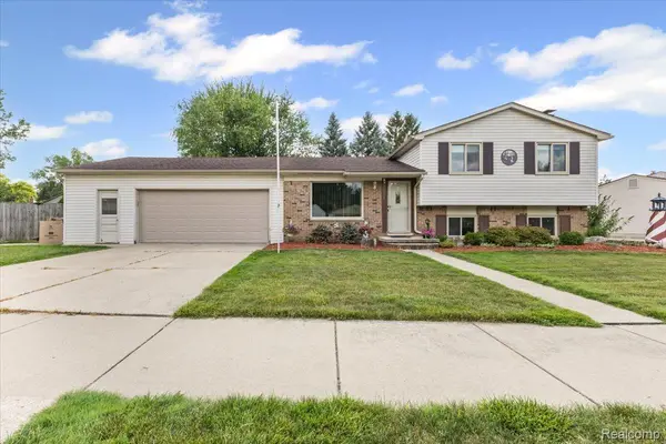 22031 Birch ST, Woodhaven, MI 48183