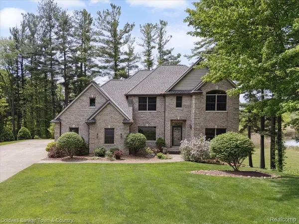 3410 Peregrine WAY, Marion Township, MI 48843