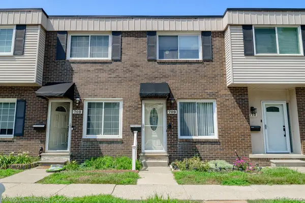 709 Estrada DR, Belleville, MI 48111