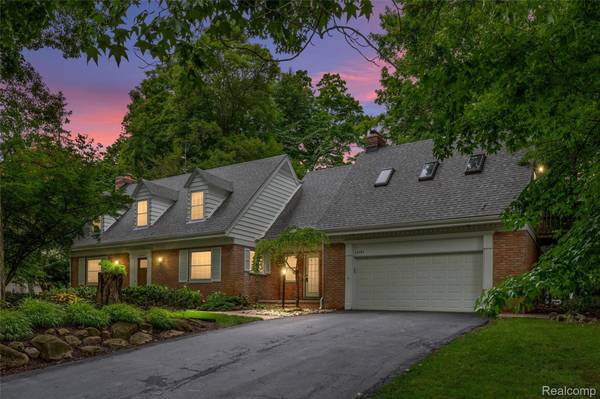 32741 Friar Tuck LN,  Beverly Hills Village,  MI 48025