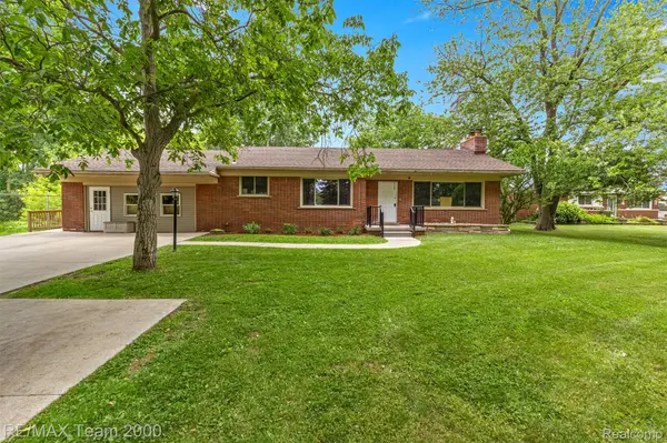 27055 Ann Arbor trail, Dearborn Heights, MI 48127