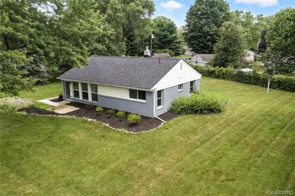 4736 Summerhill DR, Independence Charter Township, MI 48346