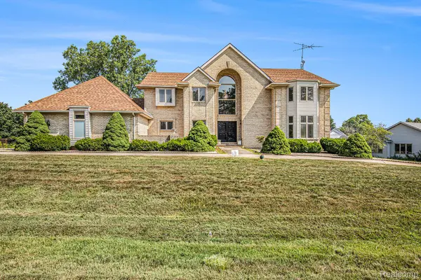 5215 Sunlyn DR, Grand Blanc Charter Township, MI 48439