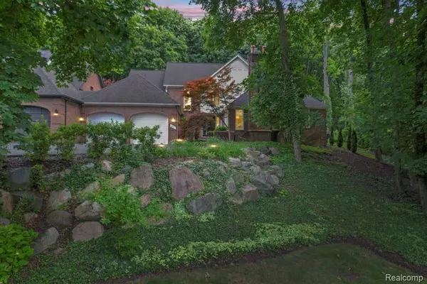 41 Vaughan Ridge RD, Bloomfield Hills, MI 48304