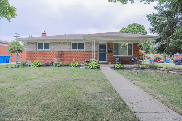32620 Gloede DR, Warren, MI 48088
