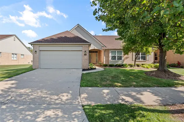 17193 Pond DR, Clinton Charter Township, MI 48038