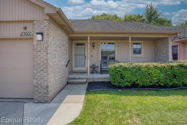 23600 Suttons Bay DR, Clinton Charter Township, MI 48036