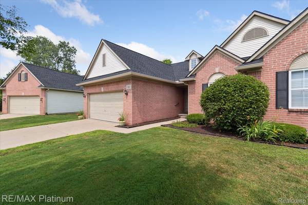 3313 Dewdrop LN, Genoa Township, MI 48843