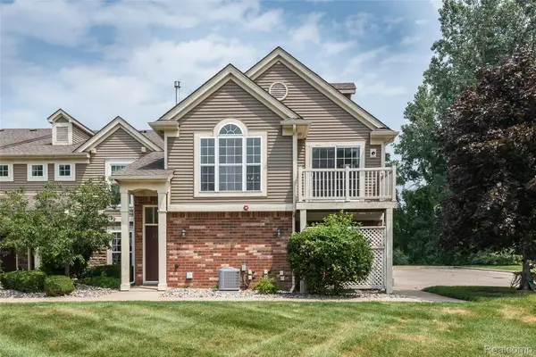 4291 Deeside DR, Brighton, MI 48116