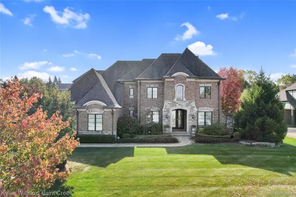 2821 Addison CIR S, Oakland Charter Township, MI 48306