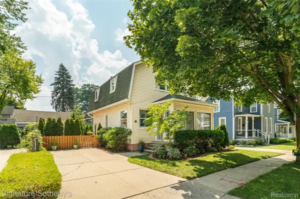 416 Beal ST, Northville, MI 48167
