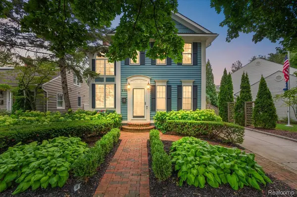 428 George ST, Birmingham, MI 48009