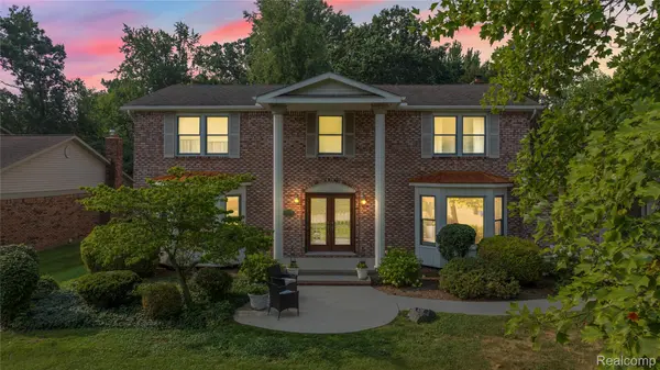 7929 Siding CT, Grosse Ile Township, MI 48138