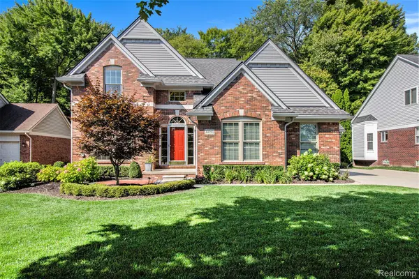 44293 La Domain DR, Sterling Heights, MI 48314