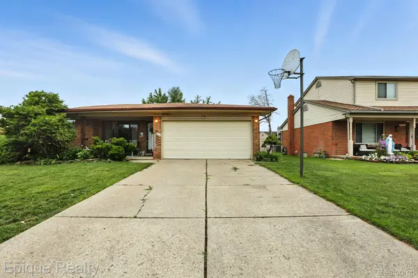 4761 Fox Hill DR, Sterling Heights, MI 48310