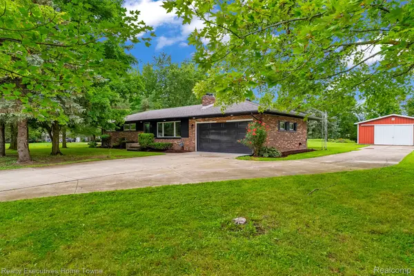 10990 Smiths Creek RD, Riley Township, MI 48041