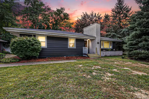 411 Jefferson ST, Fenton, MI 48430