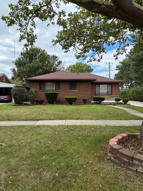 24761 Church ST, Oak Park, MI 48237