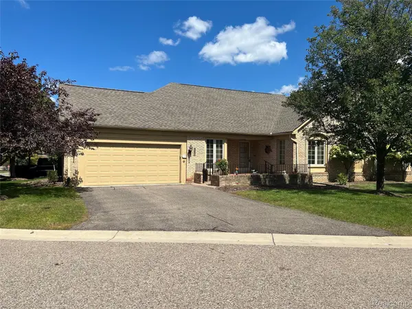6319 Celeste RD, West Bloomfield Charter Township, MI 48322