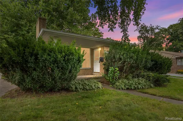 16441 Kinloch, Redford Charter Township, MI 48240