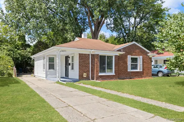 23071 Kenosha ST, Oak Park, MI 48237