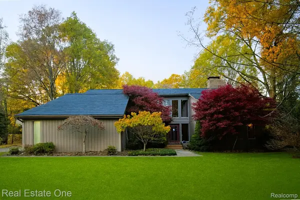 1065 Manderly DR, Milford Charter Township, MI 48381