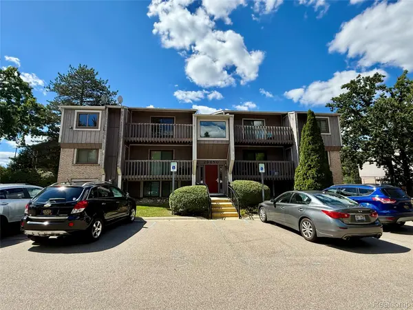 29850 W 12 Mile RD #512, Farmington Hills, MI 48334
