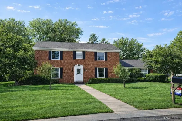 8276 Appleway DR, Grand Blanc Charter Township, MI 48439