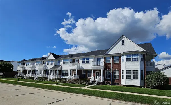 29181 Philadelphia DR #40, Chesterfield Township, MI 48051
