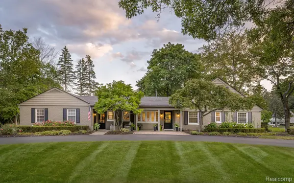 3841 Wedgewood DR, Bloomfield Hills, MI 48301