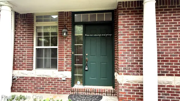 4392 Gateway CIR, West Bloomfield Charter Township, MI 48322