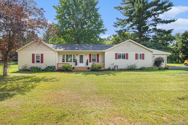 2895 Norton RD, Howell, MI 48843