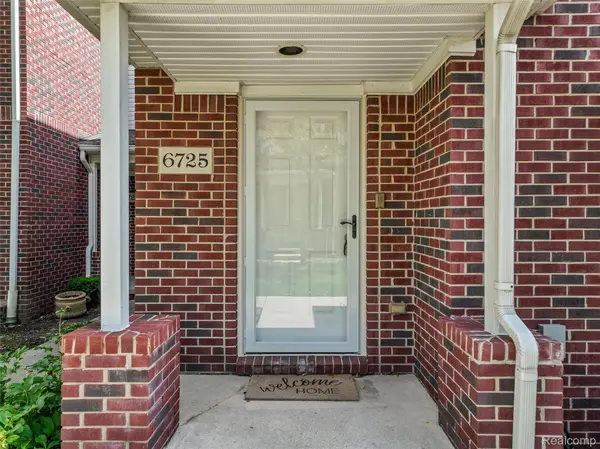 6725 Boulder Pointe DR, Washington Township, MI 48094