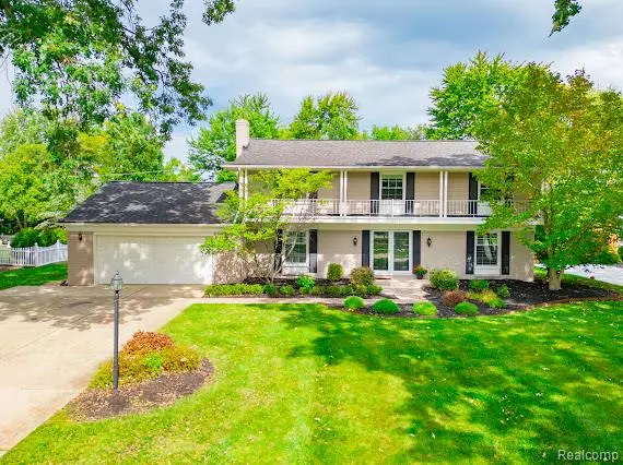 8160 Manchester, Grosse Ile Township, MI 48138