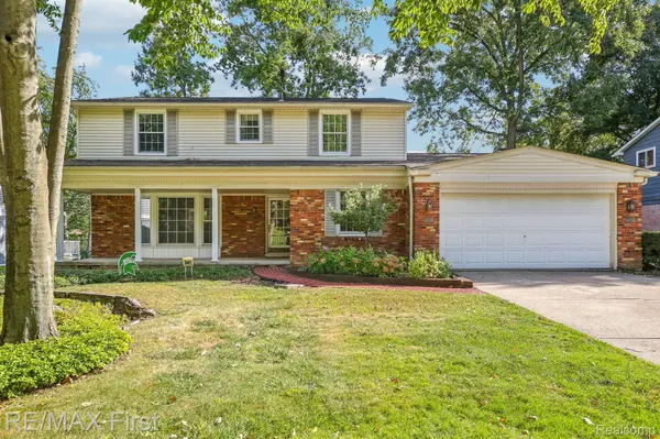 3401 Witherbee DR, Troy, MI 48084