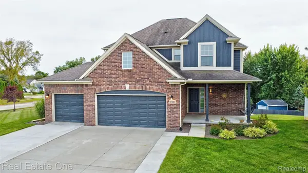 10464 Grandview DR, Goodrich Village, MI 48438