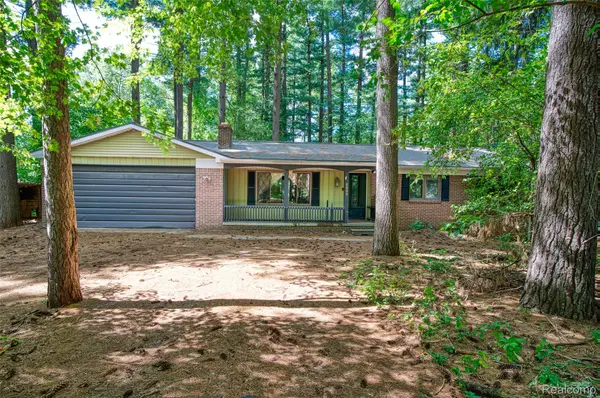 8800 Evergreen RD, Green Oak Township, MI 48116