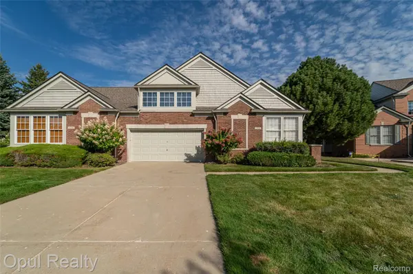 17036 Sycamore CT, Northville, MI 48168