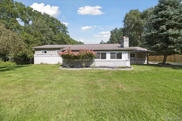 1590 W Rolston RD, Linden, MI 48451