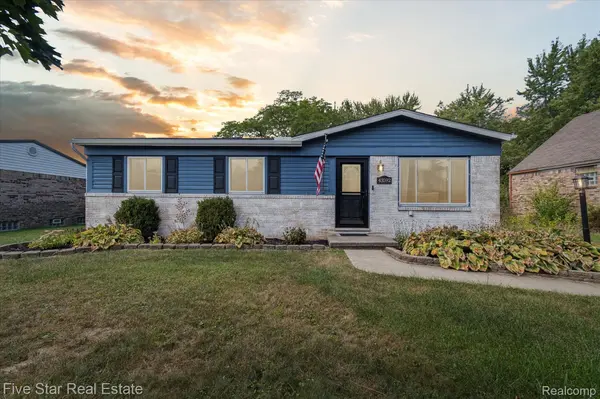 43592 Champlain CT, Canton Charter Township, MI 48188