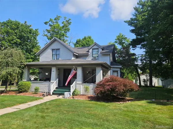 624 Hickory ST, Fenton, MI 48430