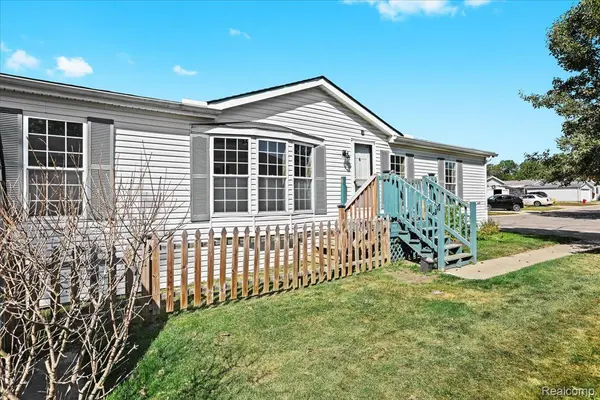 2700 Shimmons Rd., #221, Auburn Hills, MI 48326