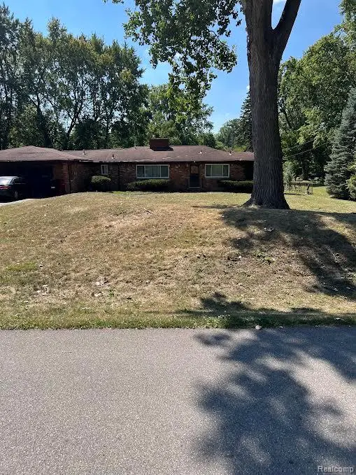 24139 Philip DR, Southfield, MI 48075