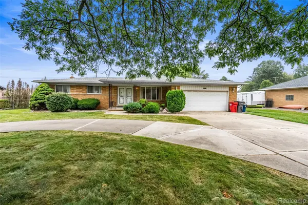 22771 Ulrich ST, Clinton Charter Township, MI 48036