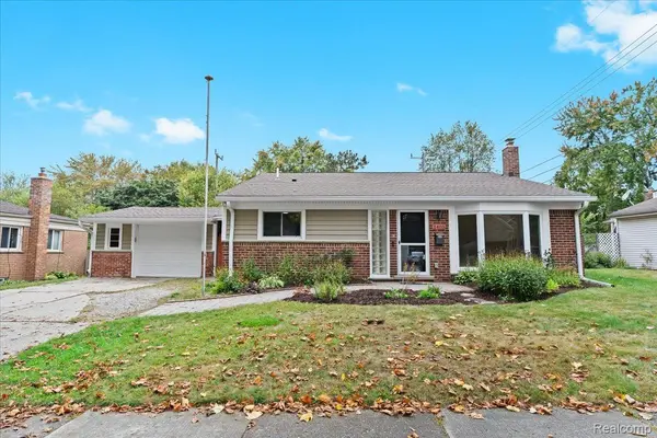 1405 Maple DR, Rochester, MI 48307