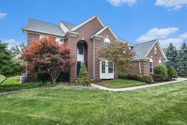 8488 Grand View DR, Grand Blanc, MI 48439