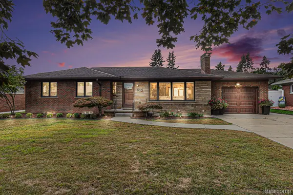 15701 Crescent AVE,  Allen Park,  MI 48101