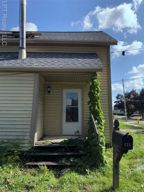 225 Burr Oak ST NE, Grand Rapids, MI 49505