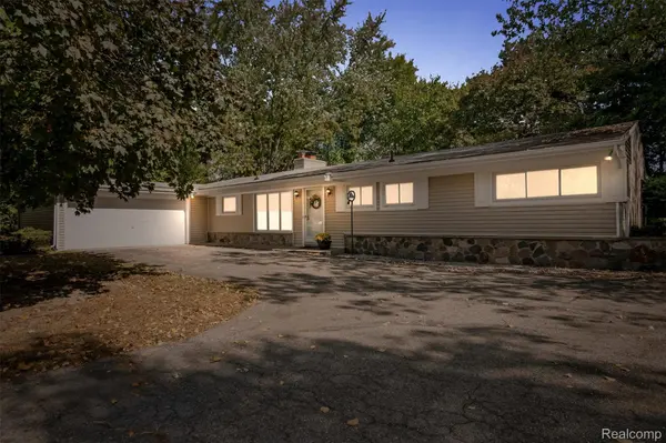32430 Nottingham KNLS, Farmington Hills, MI 48334